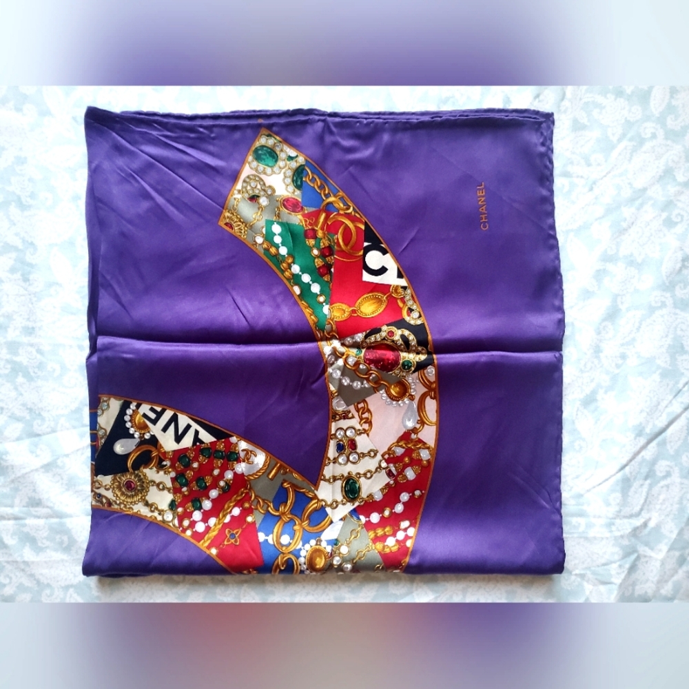 💜Chanel CC Jewel Print Scarf💜 - Picture 5 of 9
